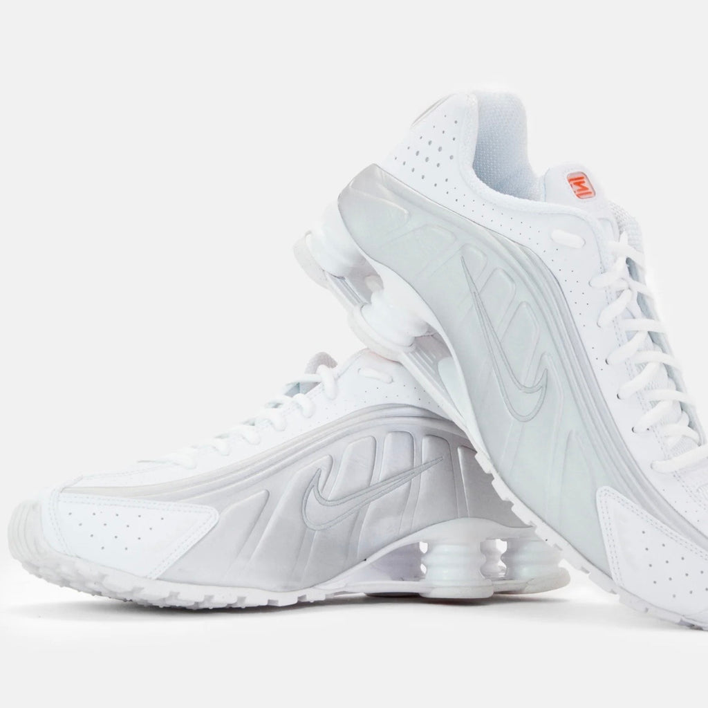 Nike Shox R4 metallic silver