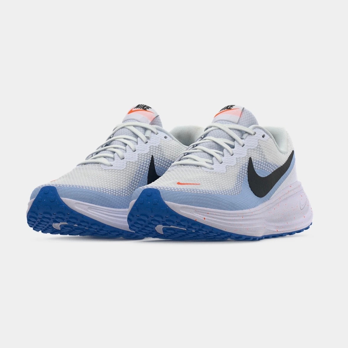 Nike revolution 8