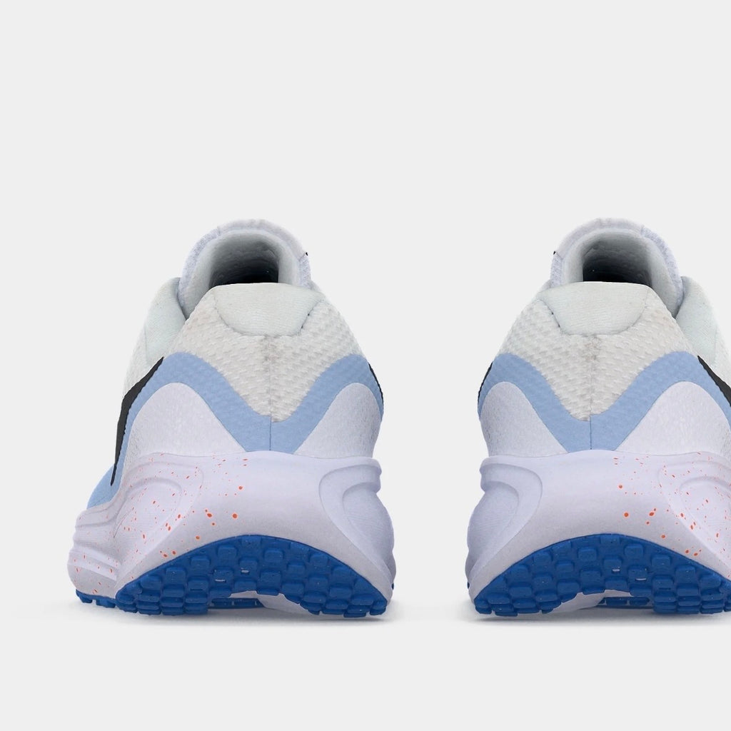 Nike revolution 8