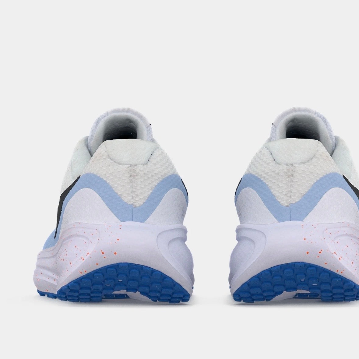 Nike revolution 8