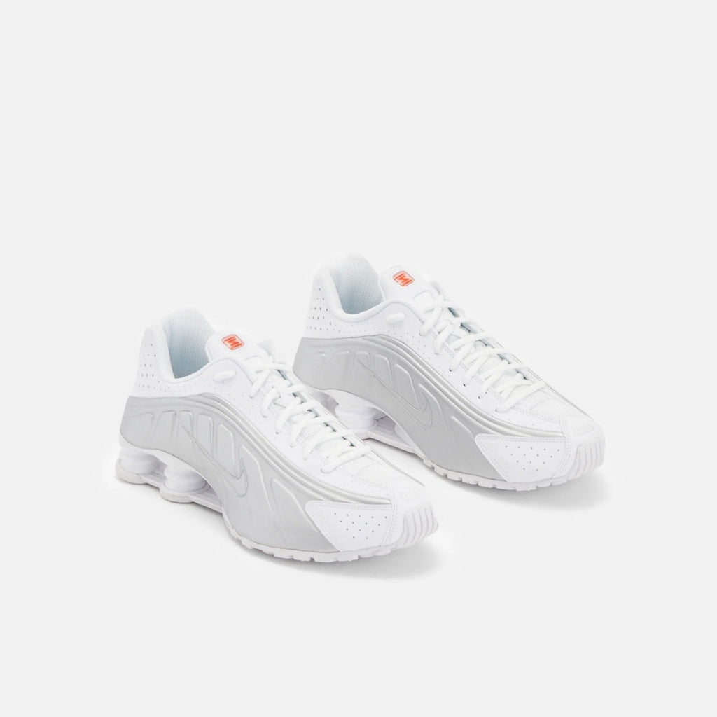 Nike Shox R4 metallic silver
