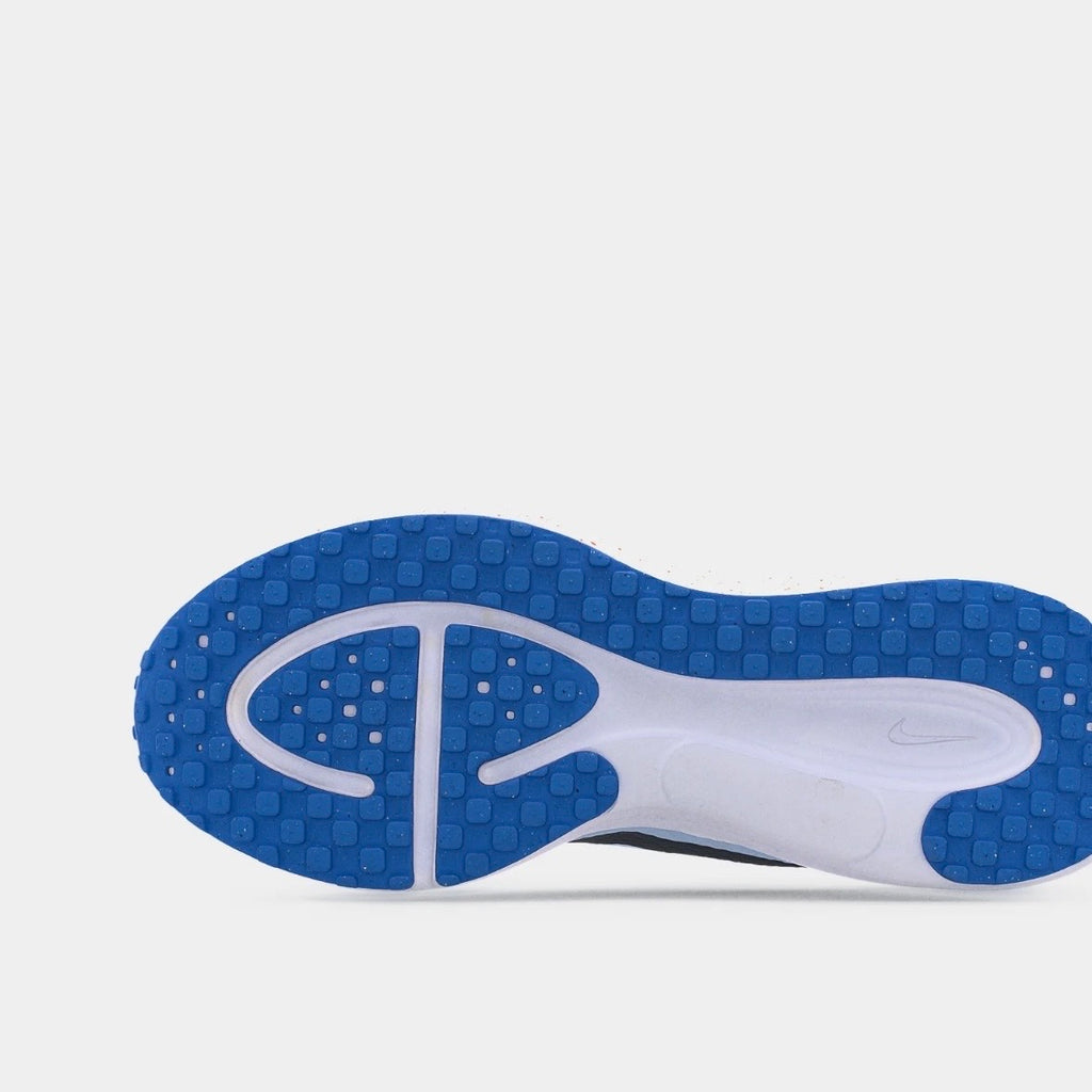 Nike revolution 8