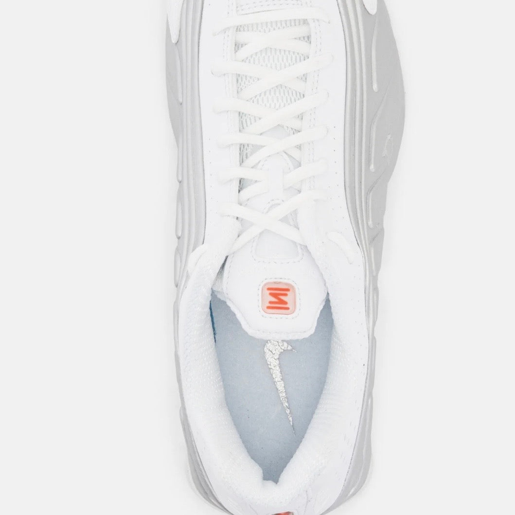 Nike Shox R4 metallic silver